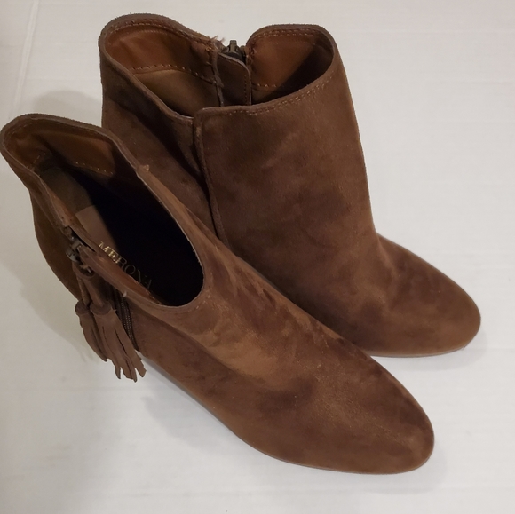 🔥SALE🔥Merona Brown Faux Suede Tassle Ankle Bootie 9.5 - Picture 9 of 10
